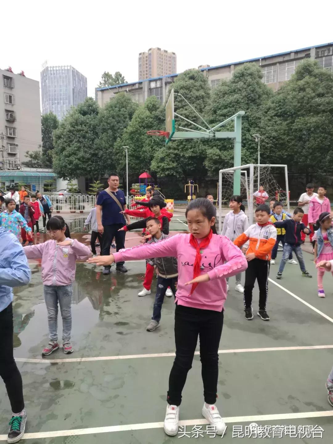 最美班主任老师们,最美特教班主任图片