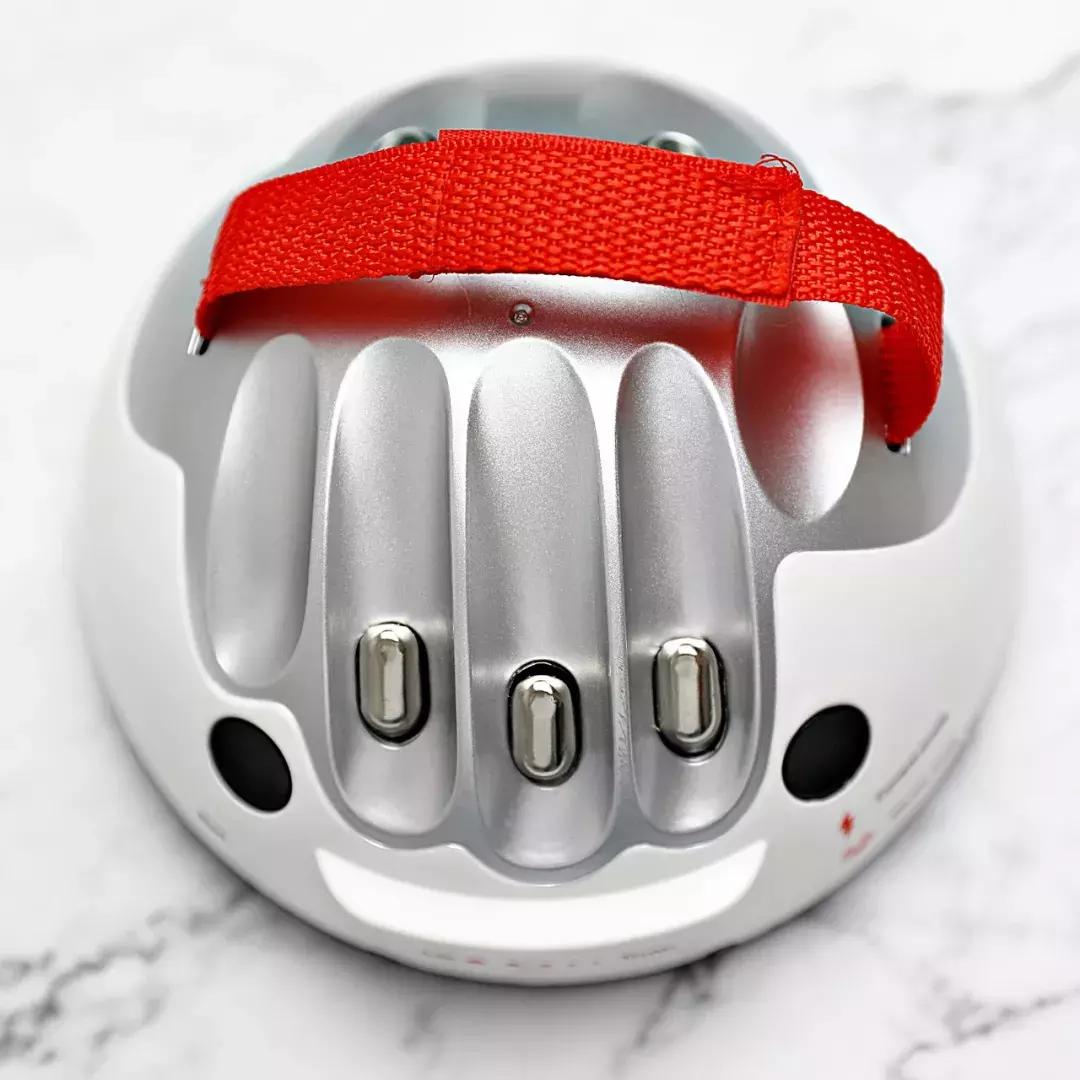 两男一女公然在办公室玩电击，这么刺激？！