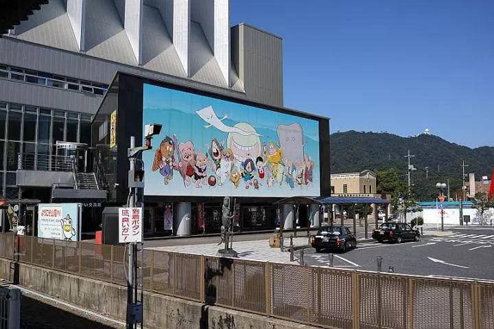 战争中失去下半身的男子,战争中失去双臂的动漫