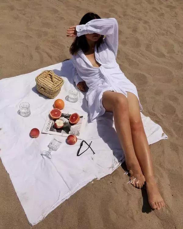 胖女孩的穿衣典范｜她又矮又胖，却因穿衣有18万关注？