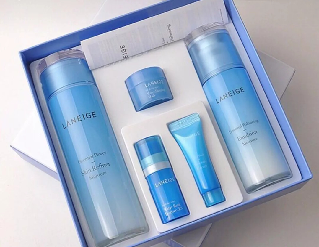 秋风皮肤干燥怎么护肤,秋风吹皮肤干燥