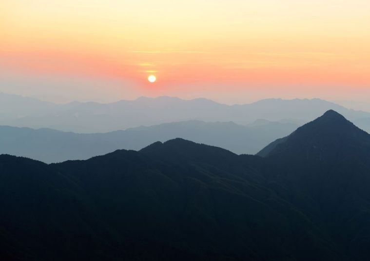 璇椾汉寮犵窘,寮犵窘姹熻タ