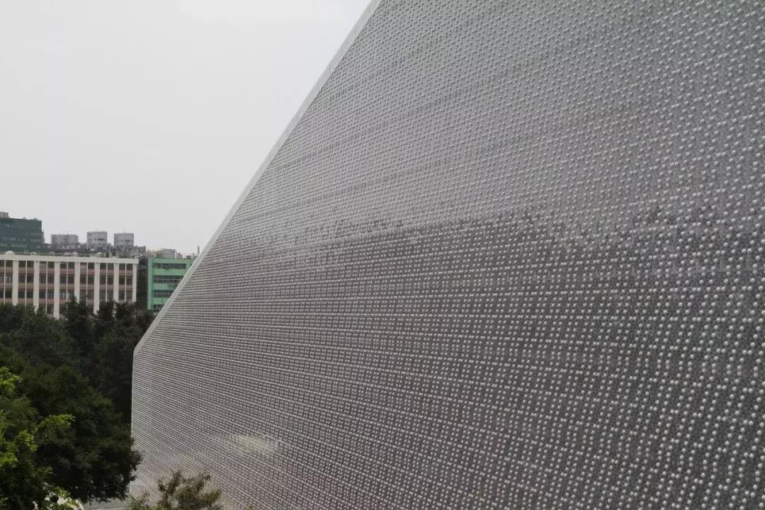 他设计了一堆“垃圾”,却让全世界拍手叫好