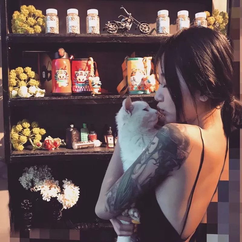 钱难赚屎难吃下一句怎么回复,钱难赚屎难吃怎么高情商的回复