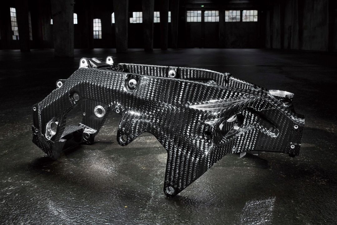 宝马hp4race试驾声浪,宝马hp4race帅气视频