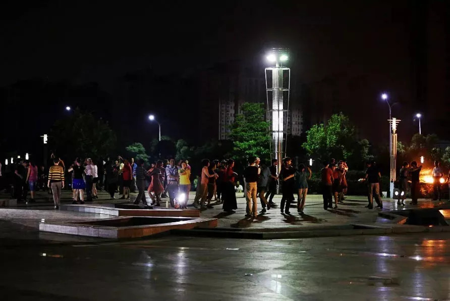 南京的夜晚真实图片,2005年的南京街头真实影像