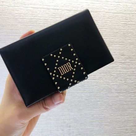 dior为什么送的赠品这么多,dior怎么那么贵