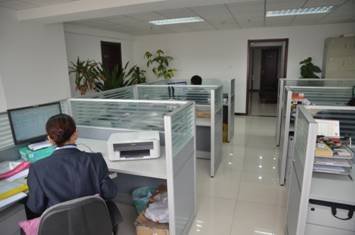 打印机没墨了，文员进到办公室，主管提的要求把她害惨了