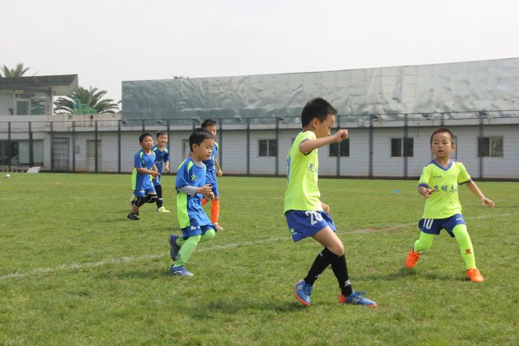 孩子踢足球算体育加分吗,孩子学踢足球有多厉害