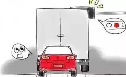 跟在公交后面误闯红灯能免罚吗,跟大车误闯红灯出车祸谁负责任