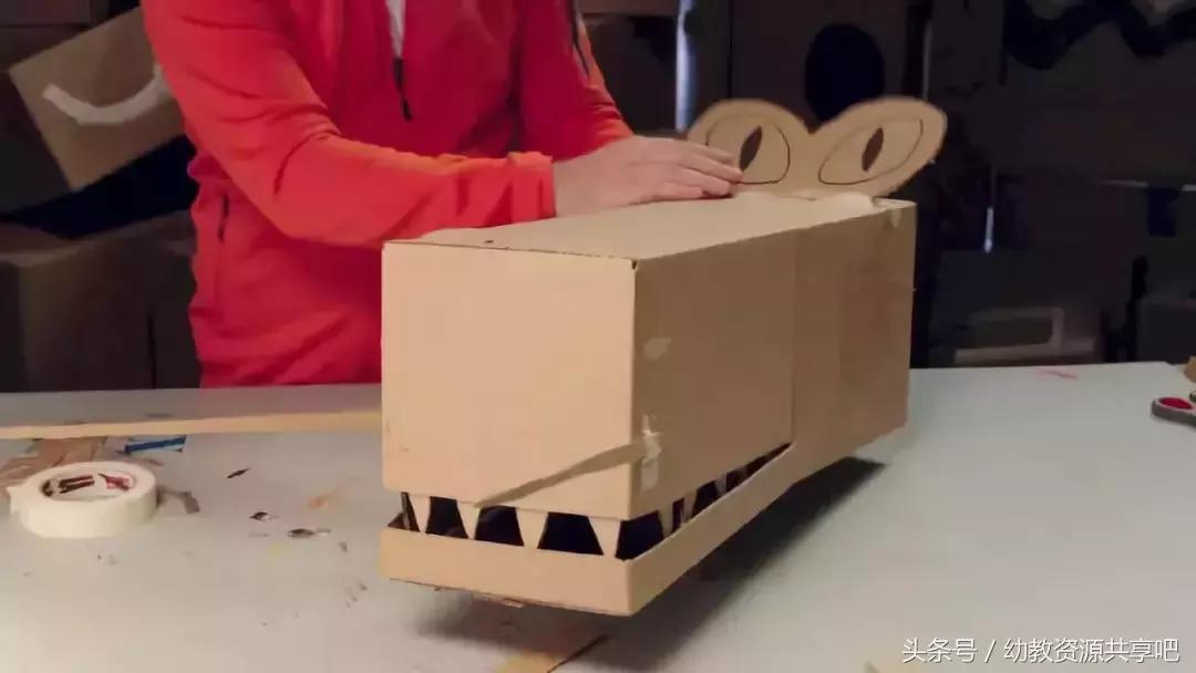 快递纸箱、一次性纸杯还能这么玩？老师们也太有创意了吧~