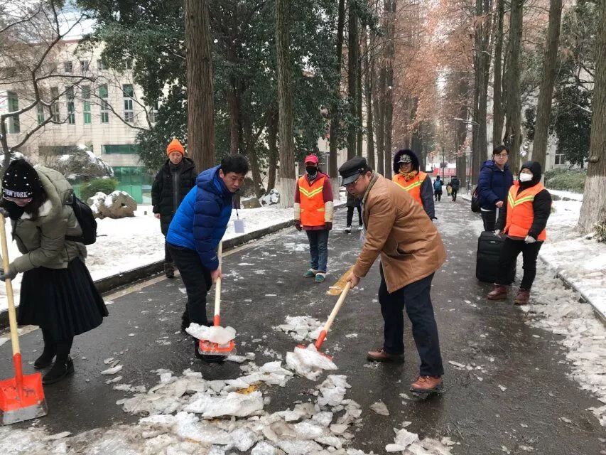 咵咵社区书记丨武大测绘社区周军：放弃武大教师身份投身社区工作16年