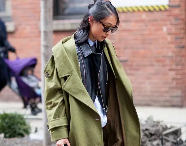 墨绿色衣服如何搭配好看,墨绿色整套衣服怎样搭配才好看