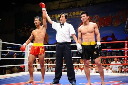 独家专访前中国散打队队长姜春鹏，一个可以写进武侠小说的人！