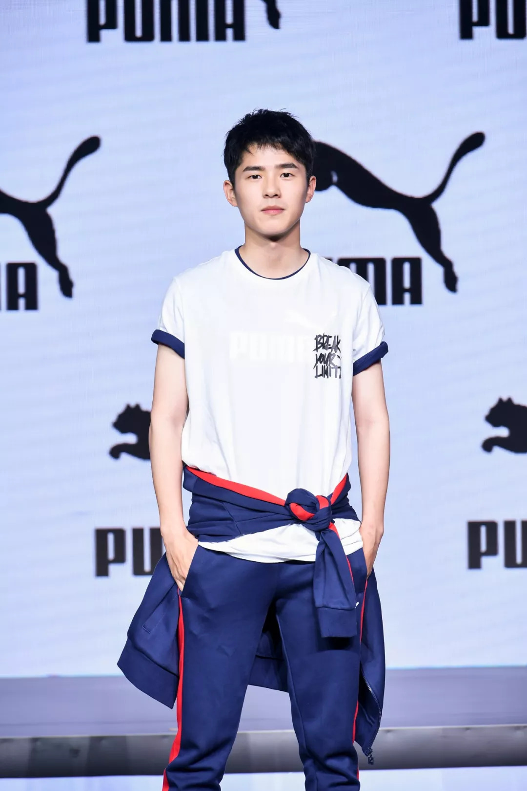 巴黎时装周t台模特展示,巴黎时装周彩色t台秀