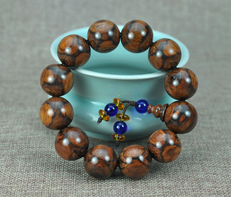 海南黄花梨入门手串推荐,黄花梨入门款和毕业款区别