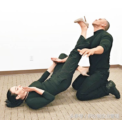 遇到*狼色**猥亵怎么办?“防狼七式”招招要他们命