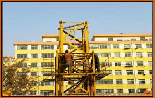 塔式起重机附着和顶升,简述塔式起重机顶升作业注意事项