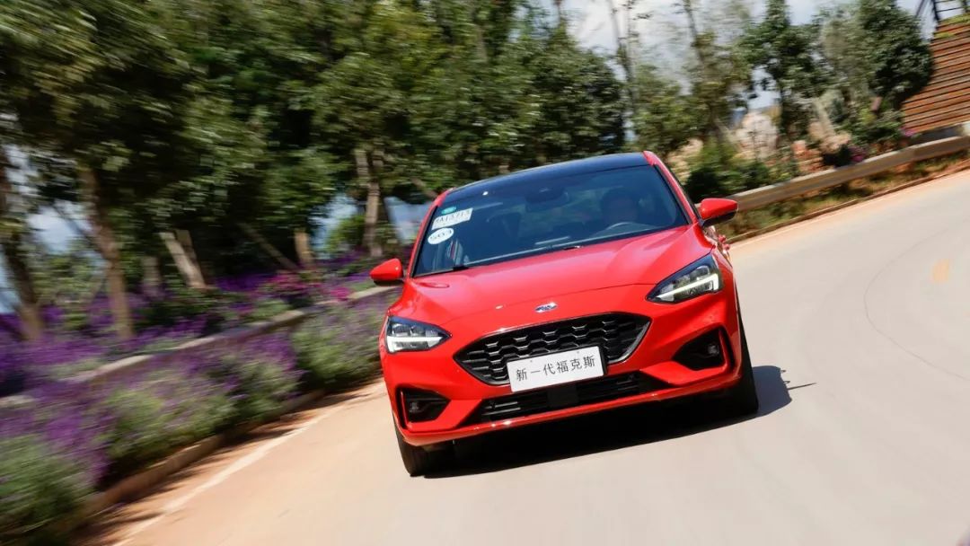 试驾新一代福特福克斯,福特福克斯和思域哪个好