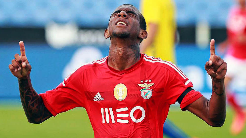 恒大妖星！12场14球，违反发力学的世界波，蒂特还不征召吗？