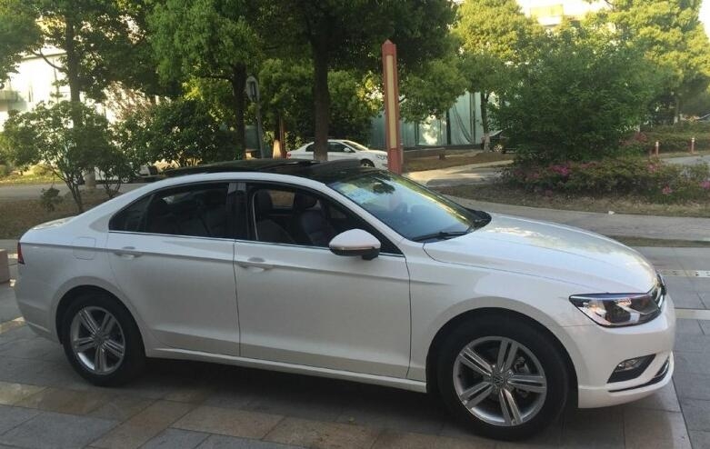 12万在手,是选逼格更高的10年奔驰还是宽体轿跑16年凌度