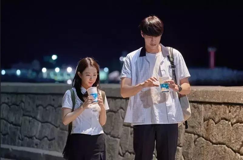 一口气看完一部韩国超甜爱情片,10部甜到哭的爱情电影