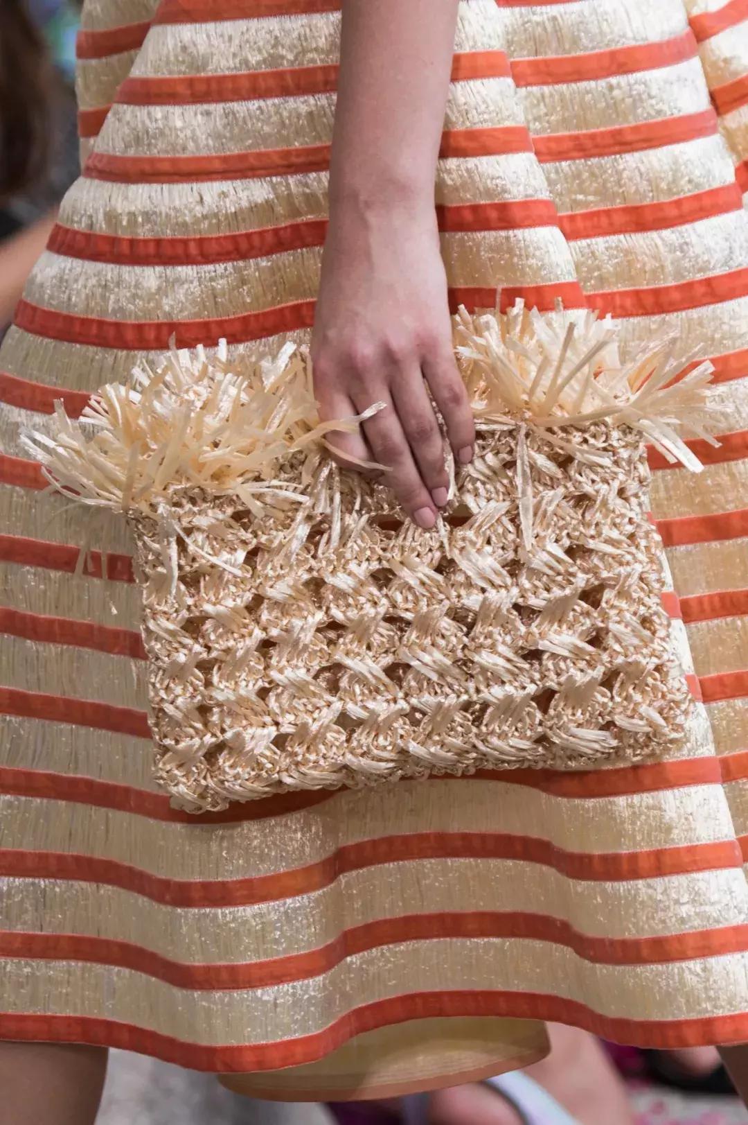 又有一波最新的美鞋美包来了看看我们是否为你种下了一片草原