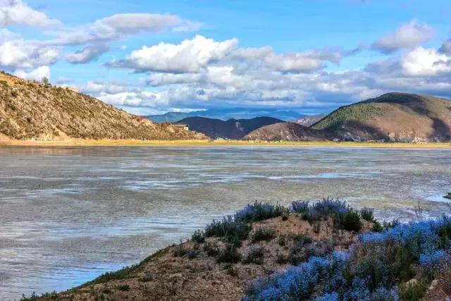 人这一生一定要去一次香格里拉 (人一生中必须要去的地方香格里拉)