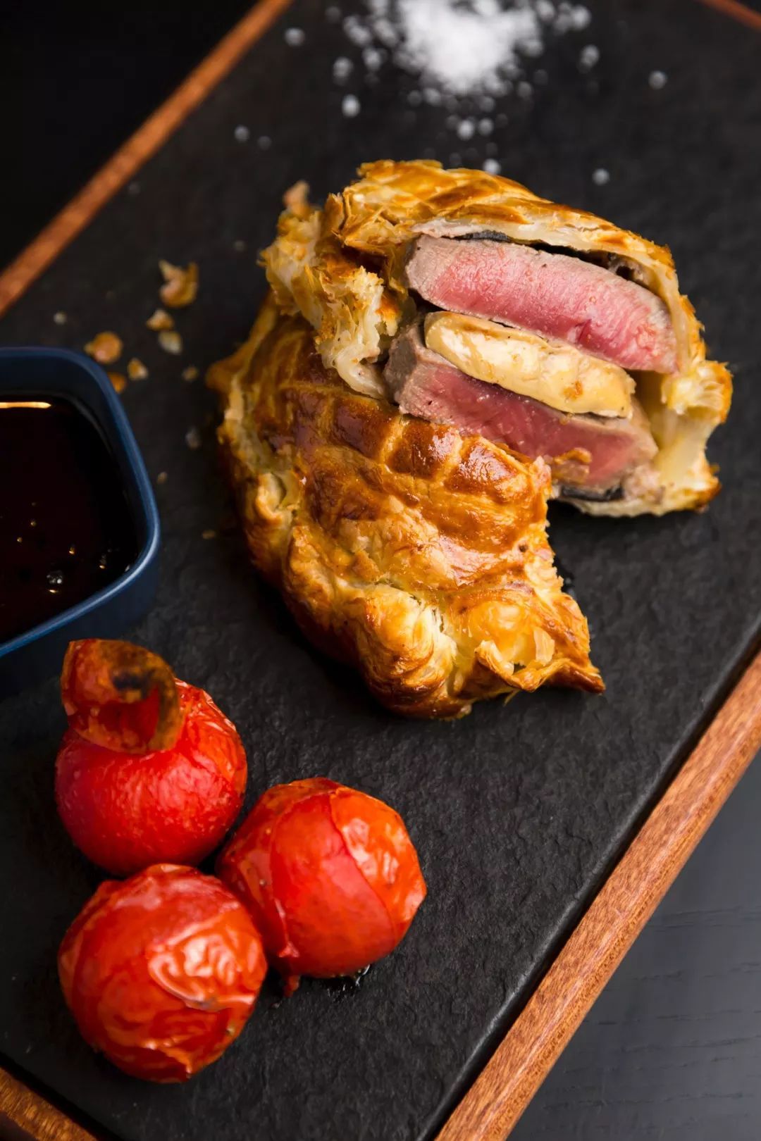 这只“大公鸡”一开业就王炸，5000瓶限量好酒碾压沙雕土豪！