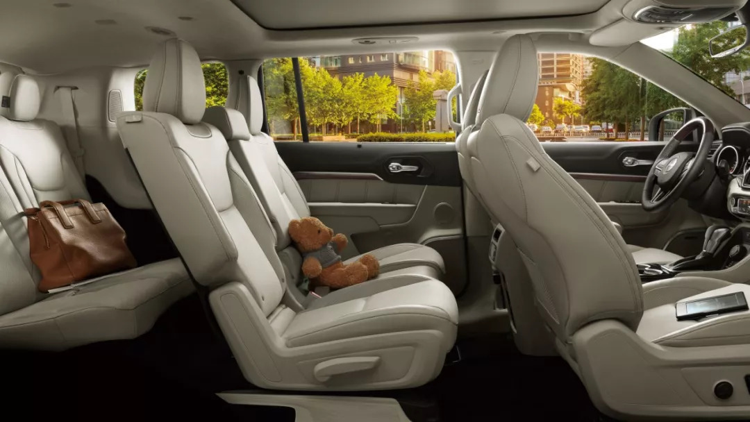 大中产阶级的后脑勺都有鄙视链？