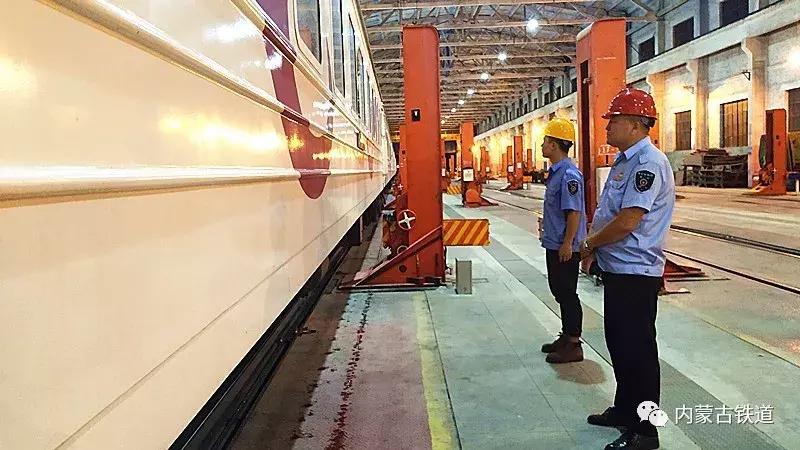 旅客还在熟睡中，他们竟悄悄换走了火车底盘！