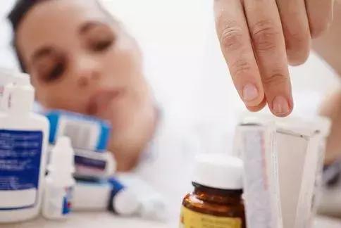 吃药后发现自己怀孕了宝宝能要吗,喝酒吃药发现怀孕了能要吗