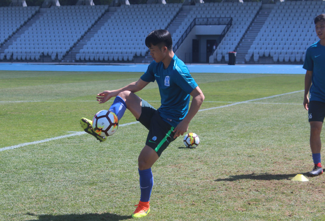 他是“足坛林书豪”!从研究生到职业球员,学历冠绝中超曾拒恒大