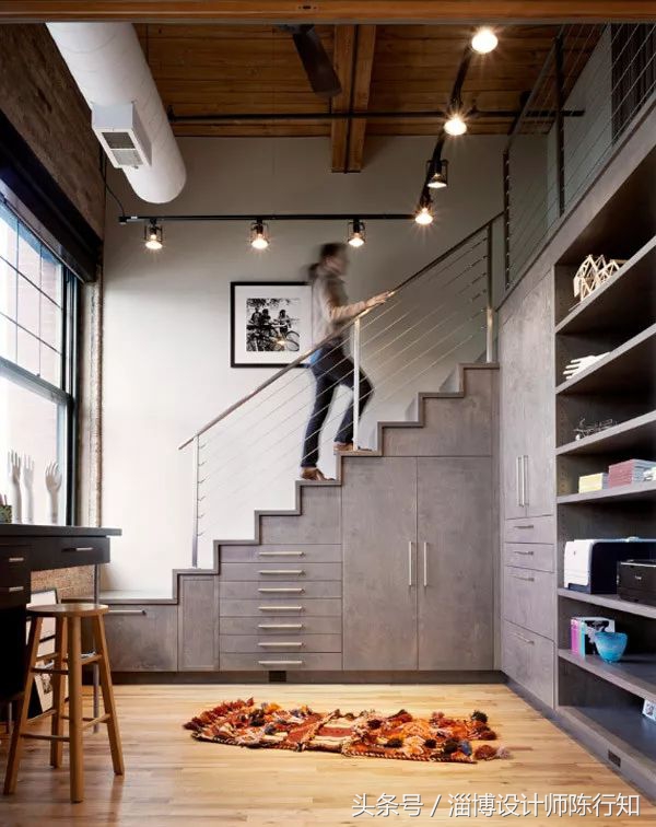 小阁楼楼梯怎么做不占空间实用,买阁楼的缺点有哪些