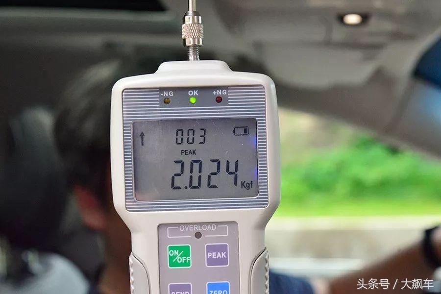 悬架调校不错，如果不是变速箱拖后腿，金牛座确实挺好开！