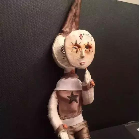 12岁男孩用捡来的破烂，打造出一个暗黑王国，吓哭一票成年人……