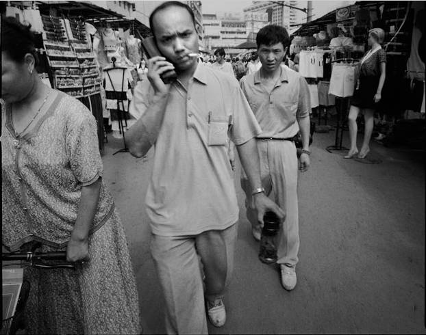 「追忆」九十年代最潮的是蝙蝠衫？喇叭裤？不！你听过“娇衫”吗