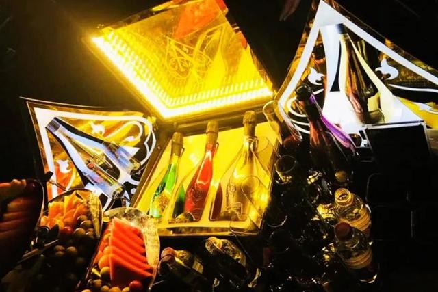 香港尖沙咀夜景2018,火遍魔都的夜店