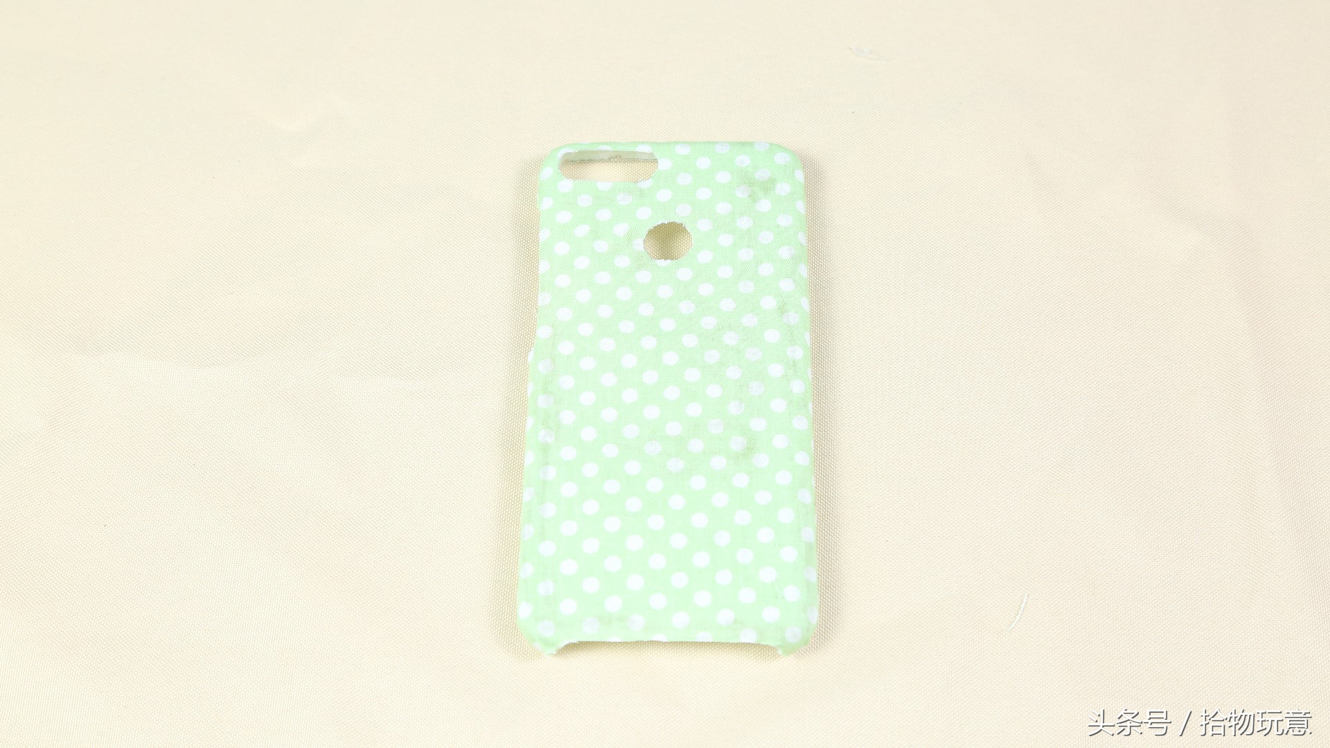 手机壳发黄别扔一招变新是真的吗,手机壳发黄不要扔教你一招解决