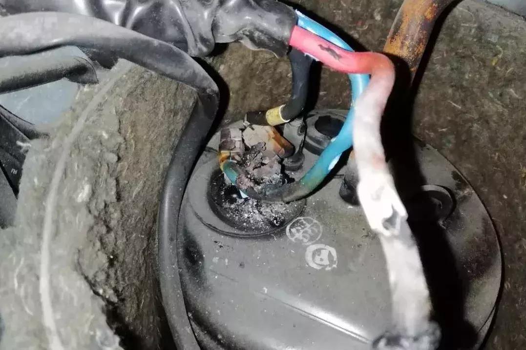 变频空调开关电源维修100例手册,华凌空调电源指示灯闪故障维修