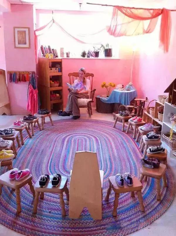 幼儿园五大领域和蒙氏教学哪个好,选择蒙氏幼儿园好还是常规幼儿园