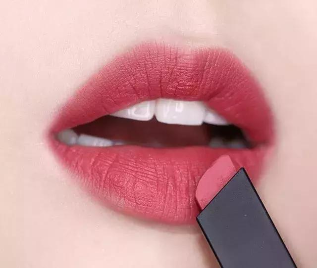 戚薇最近用的口红,戚薇同款口红ysl