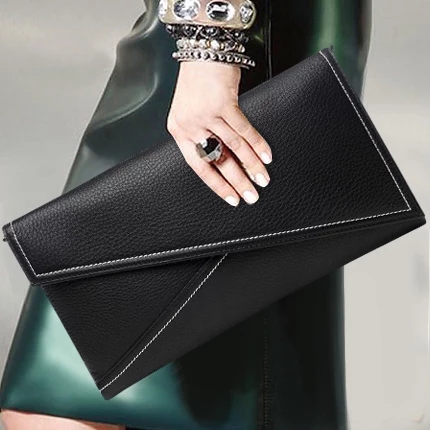 信封包包怎么搭配,信封包包紫色