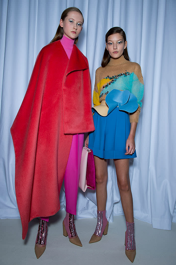 撞色搭配明星,撞色为什么更运动