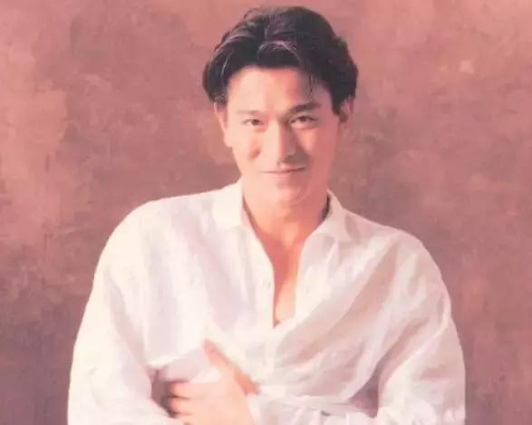 今天我不关心离婚，只想祝你生日快乐