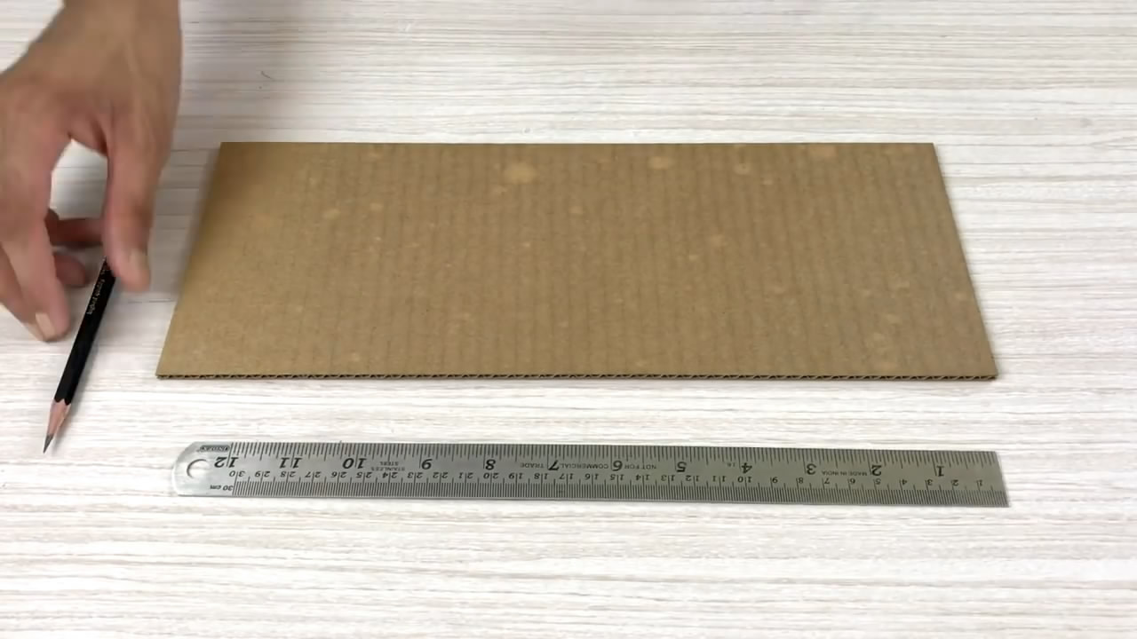 用纸板制作杭州西湖的观光船,纸质运河船模型手工制作