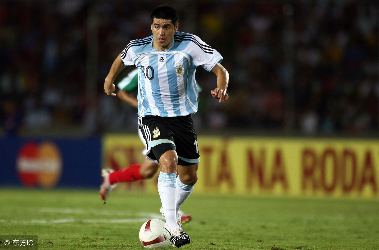 足球历史十大中场排名,足球历史最强十大中场