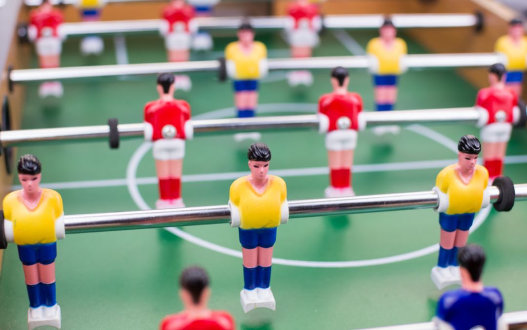 什么姿势摔下来容易骨折,什么姿势摔不疼