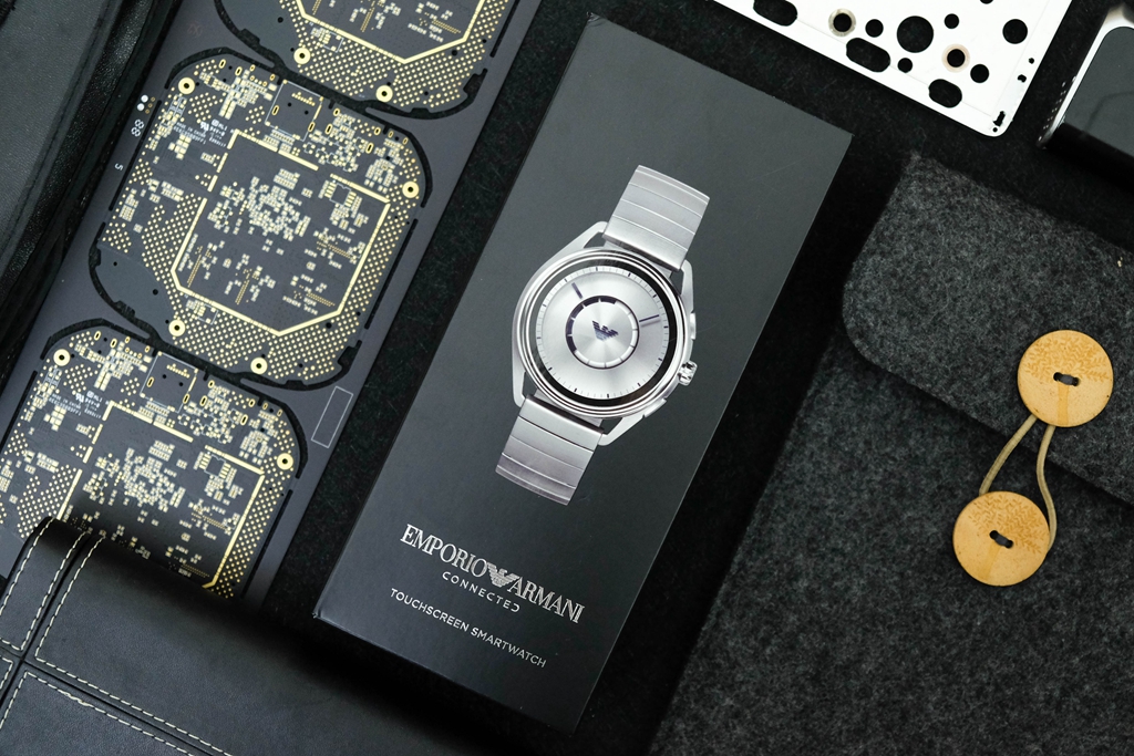 为什么说买阿玛尼手表智商税,苹果手表和阿玛尼哪个好