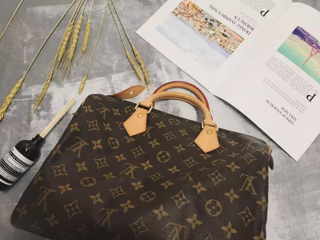 国庆出游包包里装什么,国庆出游带背包还是行李箱